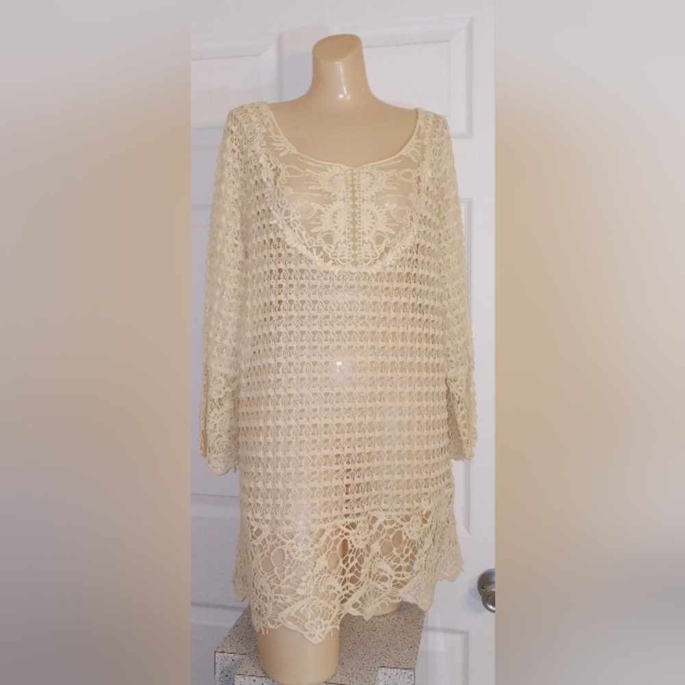 Womens Size XL Cream Crochet Lace Tunic Top